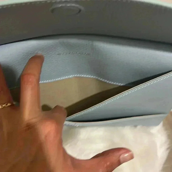 THE TABLET SLEEVE PEBBLE Clutch Flap Bag - Picture 5 of 6